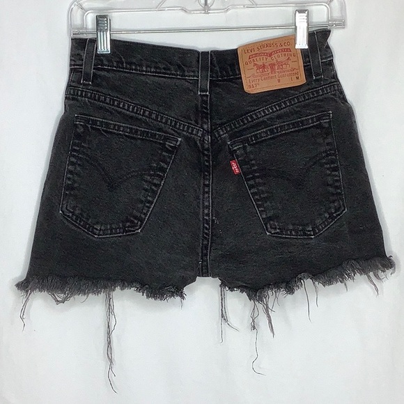 Levi's Pants - Levi’s Cut Off Raw Hem Shorts Size 5